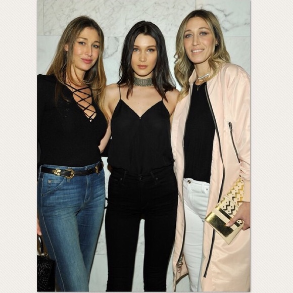 Alana Hadid X Lou & Grey Leather Clutch - Picture 8 of 8